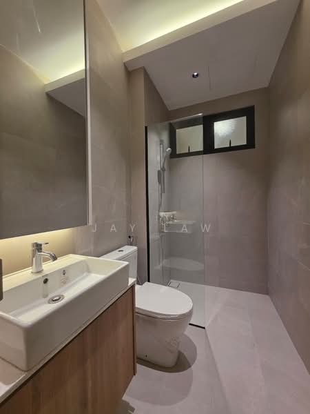 Kondominium untuk Dijual di Canning Residences - Jay Law - Bathroom - PropertyGuru.com.my