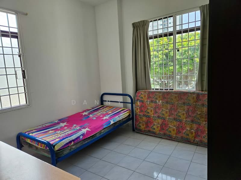 Pangsapuri untuk Disewa di Taman Jelutong - Danny Lim - Bedroom - PropertyGuru.com.my
