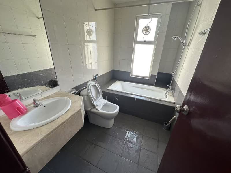 Service Residence for Rent at Birch Regency @ Penang Times Square - Kelvin Tan - Bathroom - PropertyGuru.com.my