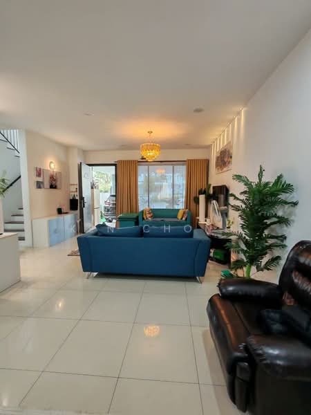 3-storey Terraced House for Sale in Tamansari (Rawang) - Ken Chong - Living Room - PropertyGuru.com.my
