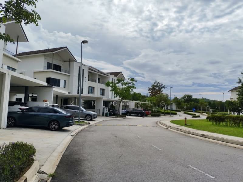 3-storey Terraced House for Sale in Tamansari (Rawang) - Ken Chong - Exterior - PropertyGuru.com.my