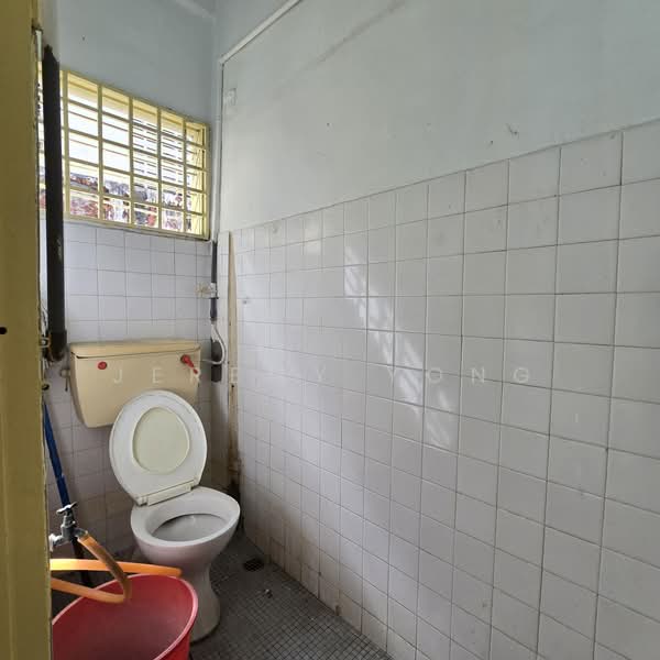 Office for Rent in Taman Seraya (Ampang) - Jeremy Yong - Bathroom - PropertyGuru.com.my