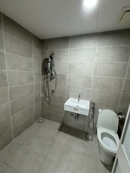 Servis Apartment untuk Disewa di The Glenz @ Glenmarie - Wei Kit - Bathroom - PropertyGuru.com.my
