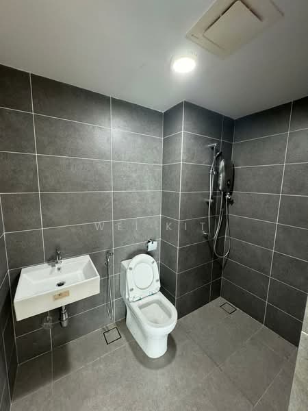 Servis Apartment untuk Disewa di The Glenz @ Glenmarie - Wei Kit - Bathroom - PropertyGuru.com.my