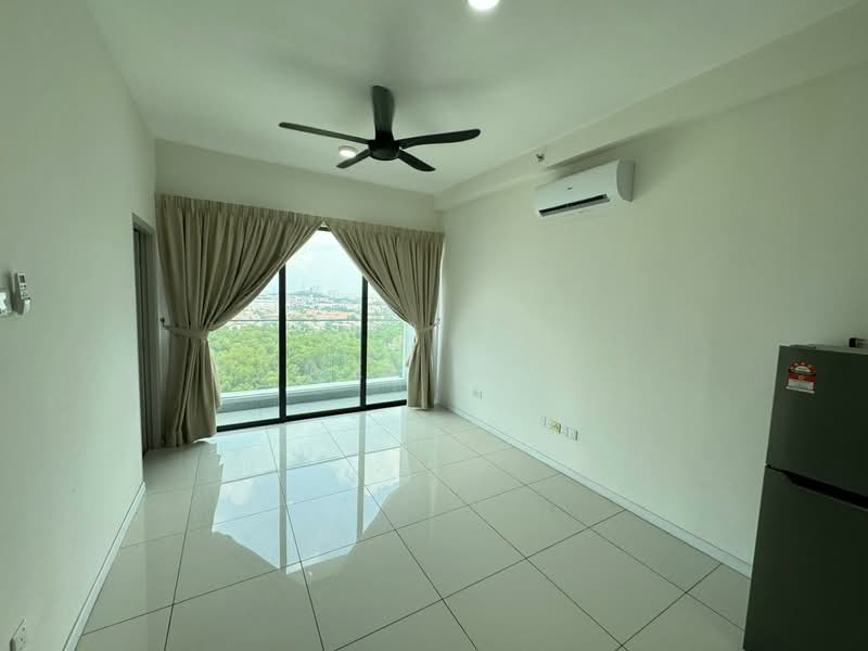 Servis Apartment untuk Disewa di The Glenz @ Glenmarie - Wei Kit - Living Room - PropertyGuru.com.my