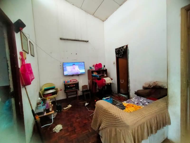 2-storey Terraced House for Sale in SS5 (Petaling Jaya) - Tony Lau - Living Room - PropertyGuru.com.my