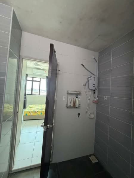 Service Residence for Sale at Sky Oasis Residence (Pangsapuri Oasis 1) - Elaine Chan - Bathroom - PropertyGuru.com.my