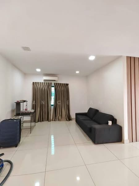 Rumah Berkembar untuk Dijual di Taman Eng Ann (Klang) - Janice Tang - Living Room - PropertyGuru.com.my