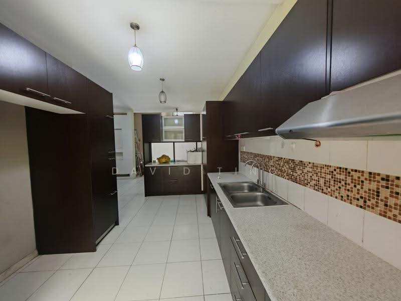 3-storey Terraced House for Sale in Lake Fields (Sungai Besi) - David Ting - Kitchen - PropertyGuru.com.my