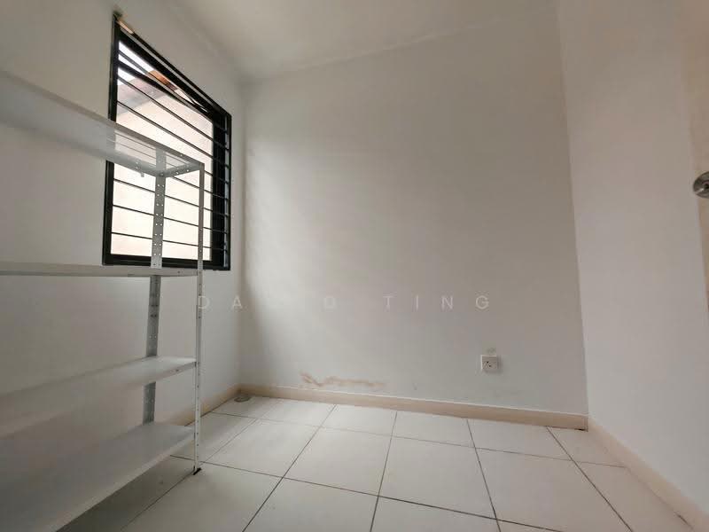 3-storey Terraced House for Sale in Lake Fields (Sungai Besi) - David Ting - PropertyGuru.com.my
