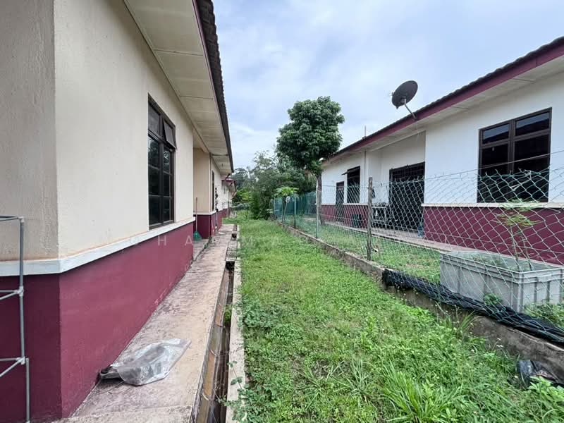 Semi-Detached House for Sale in Taman Balok Perdana (Sungai Karang) - Mohammad Azizi - PropertyGuru.com.my