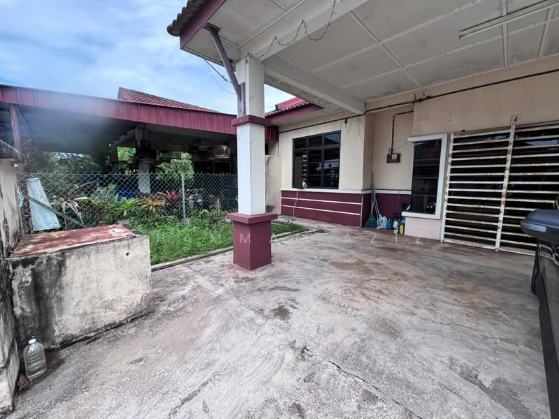 Semi-Detached House for Sale in Taman Balok Perdana (Sungai Karang) - Mohammad Azizi - PropertyGuru.com.my