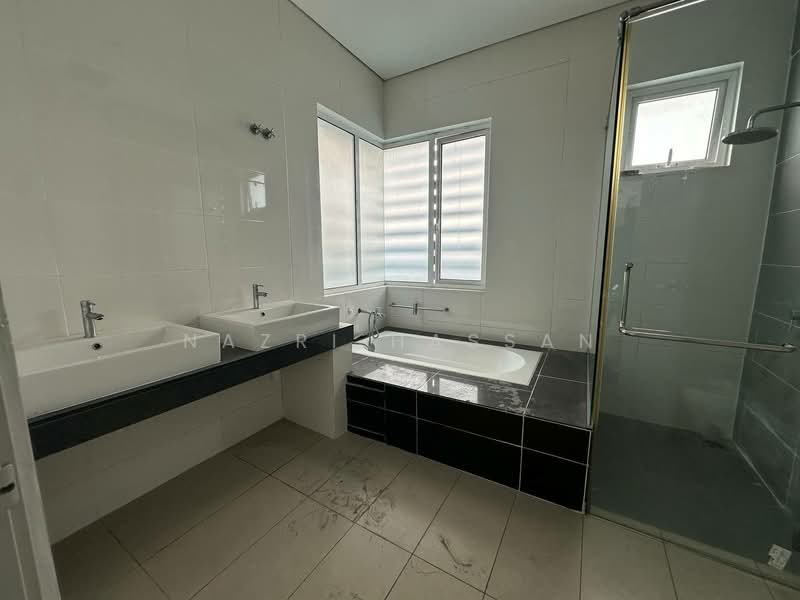 Rumah Berkembar untuk Dijual di Bandar Bukit Raja (Klang) - Nazri Hassan - PropertyGuru.com.my