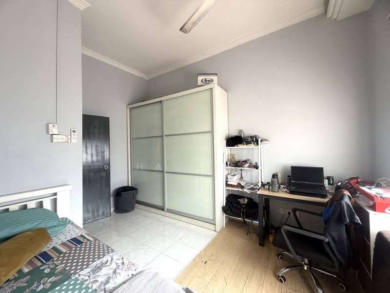 Rumah Teres 2 Tingkat untuk Dijual di Bandar Tun Hussein Onn (Cheras) - ChaoLim . - Bedroom - PropertyGuru.com.my
