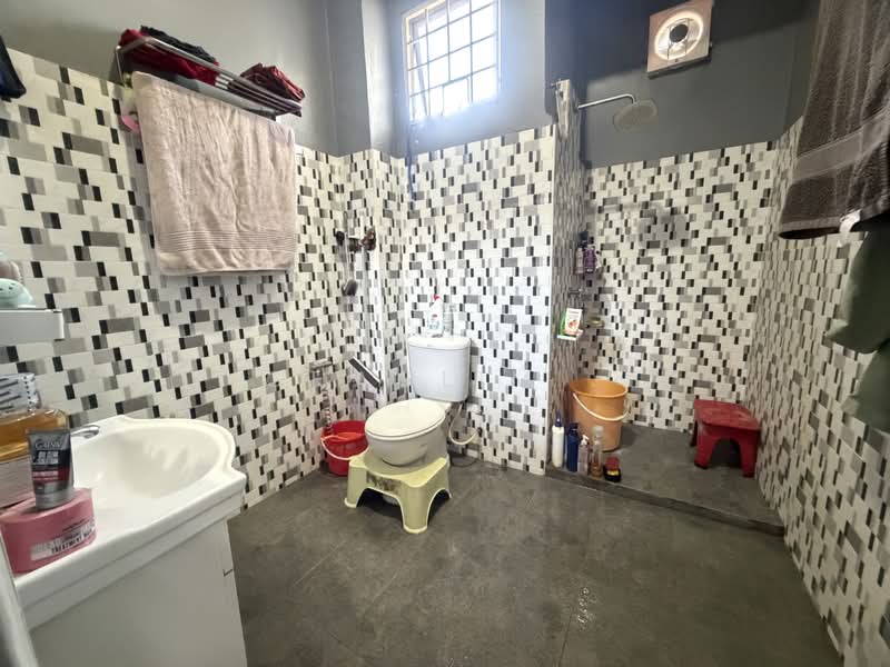 Rumah Teres 2 Tingkat untuk Dijual di Bandar Tun Hussein Onn (Cheras) - ChaoLim . - Bathroom - PropertyGuru.com.my