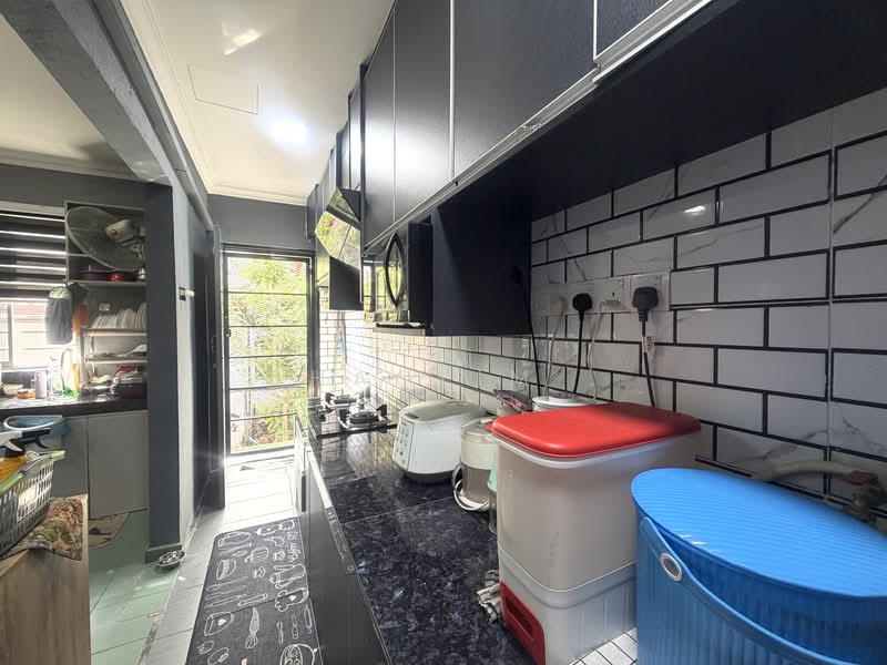 Rumah Teres 2 Tingkat untuk Dijual di Bandar Tun Hussein Onn (Cheras) - ChaoLim . - Kitchen - PropertyGuru.com.my