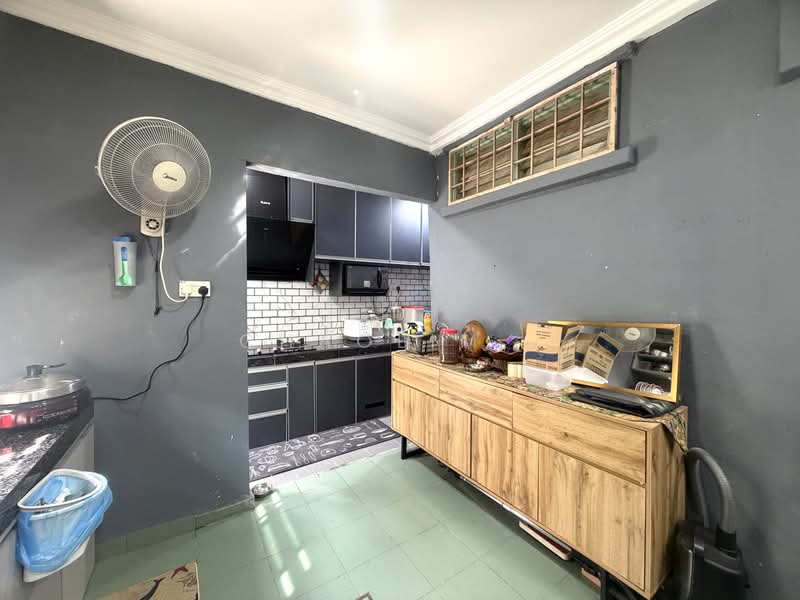 Rumah Teres 2 Tingkat untuk Dijual di Bandar Tun Hussein Onn (Cheras) - ChaoLim . - Kitchen - PropertyGuru.com.my