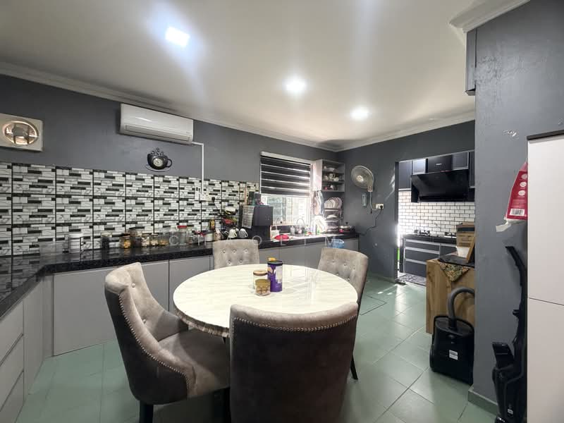 Rumah Teres 2 Tingkat untuk Dijual di Bandar Tun Hussein Onn (Cheras) - ChaoLim . - Kitchen - PropertyGuru.com.my