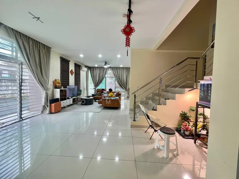 Cluster House for Sale in Mutiara Rini (Skudai) - Tommy Tai - Living Room - PropertyGuru.com.my