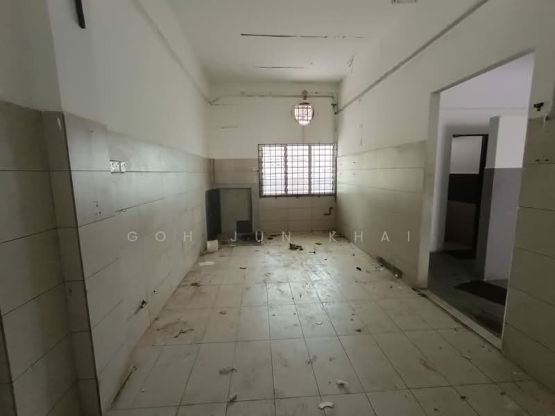 Shop for Rent in Taman Cheng Baru (Cheng) - Goh Jun Khai - Kitchen - PropertyGuru.com.my