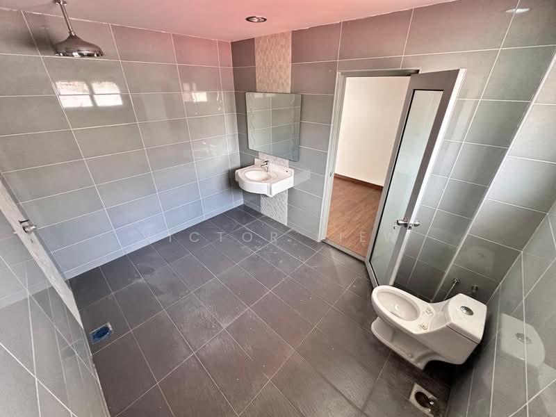 Bungalow for Sale in Sunway Damansara (Kota Damansara) - Victor Liew - Bathroom - PropertyGuru.com.my