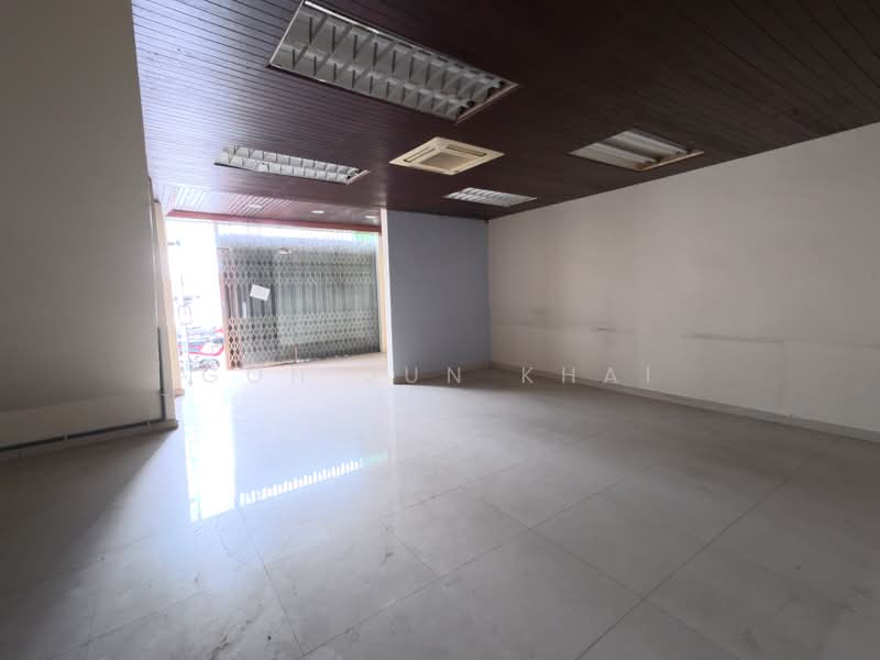 Shop for Rent in Taman Cheng Utama (Cheng) - Goh Jun Khai - Interior - PropertyGuru.com.my