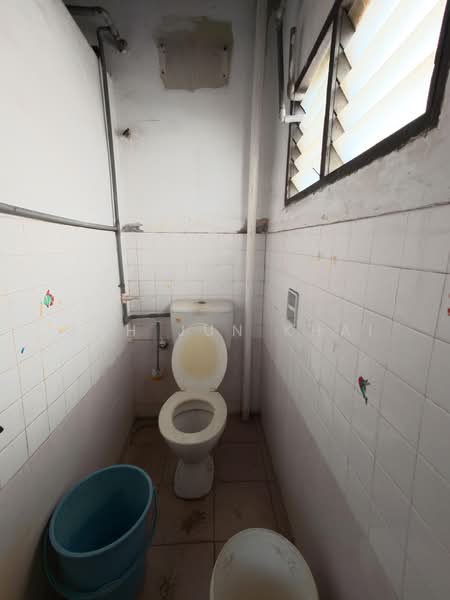 Office for Rent in Taman Melaka Baru (Batu Berendam) - Goh Jun Khai - Bathroom - PropertyGuru.com.my