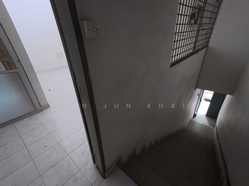 Office for Rent in Taman Melaka Baru (Batu Berendam) - Goh Jun Khai - Corridor - PropertyGuru.com.my