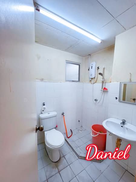 Condominium for Rent at Park View Tower - Daniel Kang - Bathroom - PropertyGuru.com.my