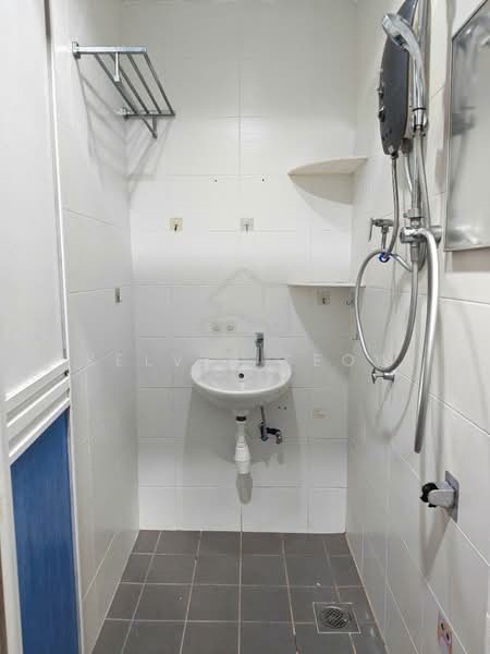Pangsapuri untuk Disewa di Taman Pelangi Indah - Kelvin Seow - Bathroom - PropertyGuru.com.my