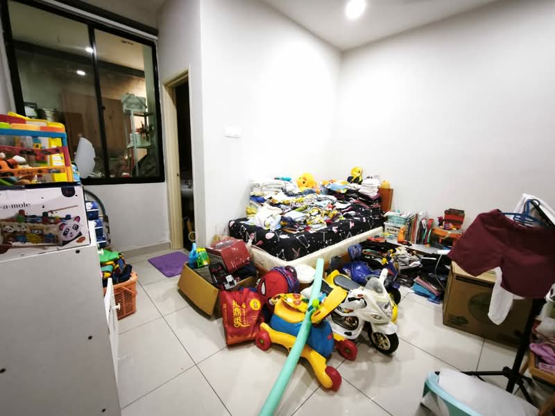 2-storey Terraced House for Sale in Taman Seri Austin (Tebrau) - Tommy Tai - Bedroom - PropertyGuru.com.my