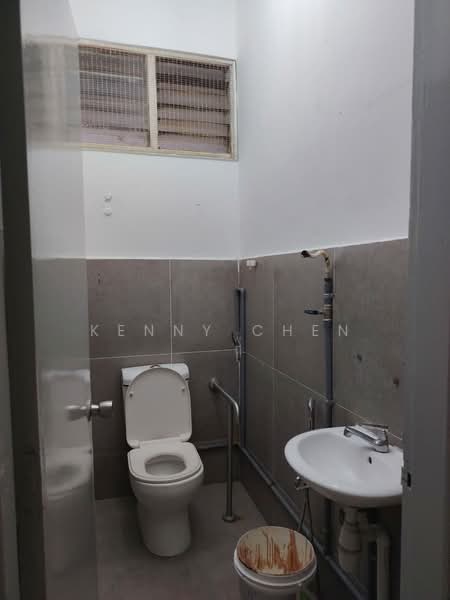 Rumah Teres 2 Tingkat untuk Dijual di Taman Overseas Union (Taman Oug) (Jalan Klang Lama (Old Klang Road)) - Kenny Chen - Bathroom - PropertyGuru.com.my