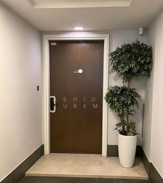 Kondominium untuk Dijual di Tiffani Kiara - Rashidah Juremi - Entrance - PropertyGuru.com.my