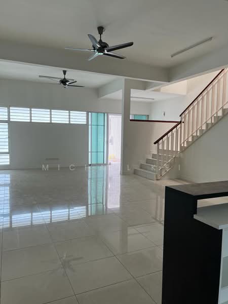2-storey Terraced House for Sale in Kota Kemuning (Shah Alam) - Michael Kei - Living Room - PropertyGuru.com.my