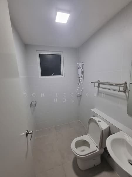 Apartment for Rent at Nadayu 801 - Don Lee Kah Hou - Bathroom - PropertyGuru.com.my