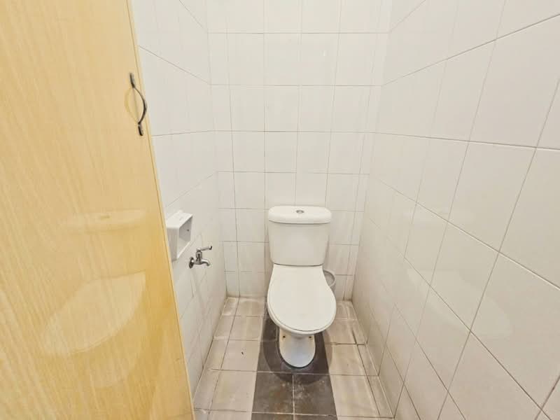 Kedai untuk Disewa di Putra Heights (Subang Jaya) - Jason Ooi - Bathroom - PropertyGuru.com.my