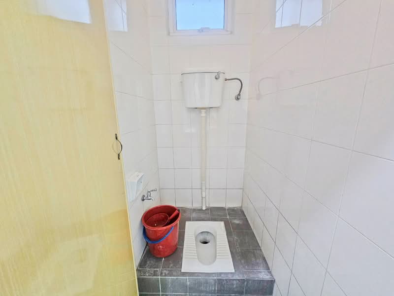 Kedai untuk Disewa di Putra Heights (Subang Jaya) - Jason Ooi - Bathroom - PropertyGuru.com.my