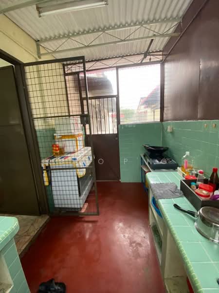 1.5-storey Terraced House for Sale in Batu Lancang (Jelutong) - Kshio P'ng - Kitchen - PropertyGuru.com.my