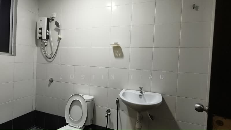 Servis Apartment untuk Disewa di Amara - Justin Tiau - Bathroom - PropertyGuru.com.my