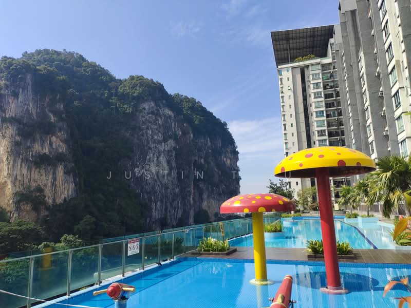 Servis Apartment untuk Disewa di Amara - Justin Tiau - Pool - PropertyGuru.com.my