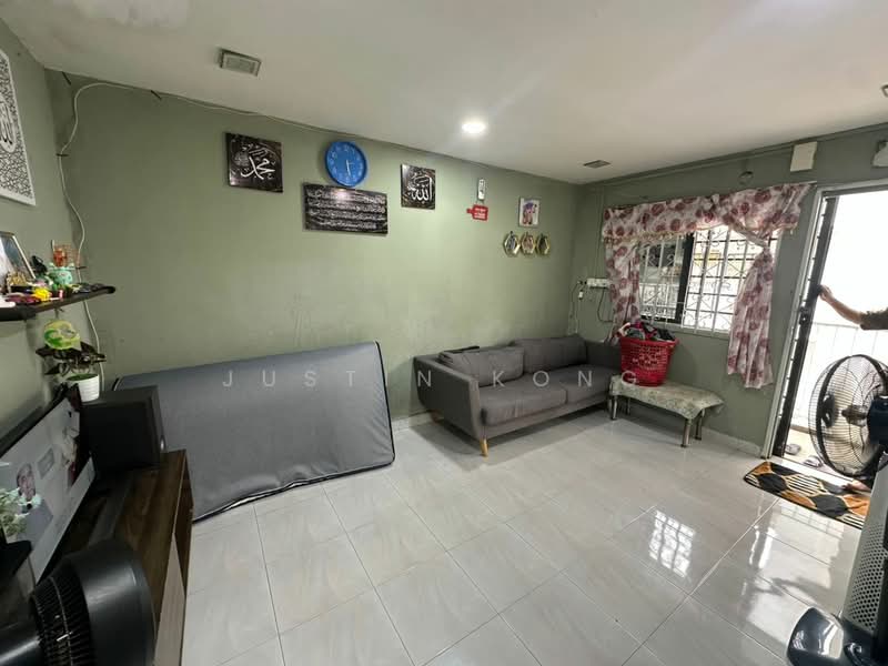 Rumah Flat untuk Dijual di Taman Cempaka - Justin Kong - Living Room - PropertyGuru.com.my