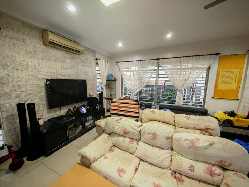 Rumah Berkembar untuk Dijual di Taman Bukit Semenyih (Semenyih) - Sam Yap - Living Room - PropertyGuru.com.my