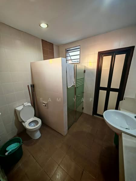 Rumah Berkembar untuk Dijual di Taman Bukit Semenyih (Semenyih) - Sam Yap - Bathroom - PropertyGuru.com.my
