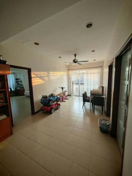 Rumah Berkembar untuk Dijual di Taman Bukit Semenyih (Semenyih) - Sam Yap - Living Room - PropertyGuru.com.my