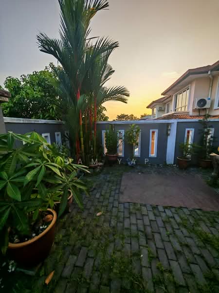 Rumah Berkembar untuk Dijual di Taman Bukit Semenyih (Semenyih) - Sam Yap - Exterior - PropertyGuru.com.my
