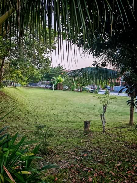 Rumah Berkembar untuk Dijual di Taman Bukit Semenyih (Semenyih) - Sam Yap - Garden - PropertyGuru.com.my