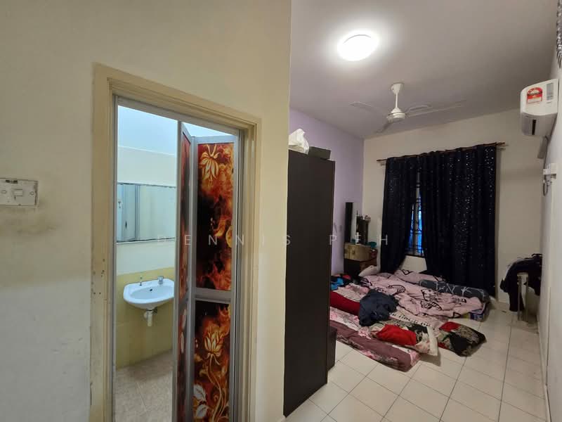Rumah Teres untuk Dijual di Taman Mutiara Rini (Skudai) - Dennis Peh - Bedroom - PropertyGuru.com.my