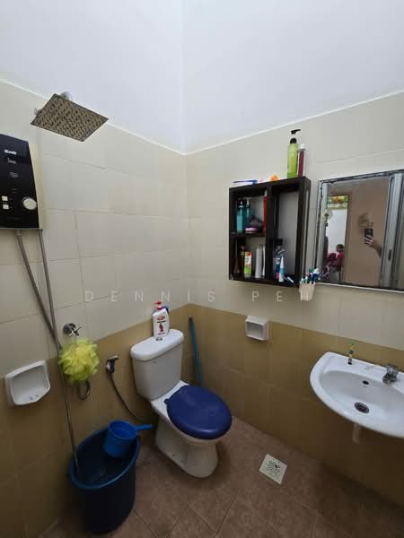 Rumah Teres untuk Dijual di Taman Mutiara Rini (Skudai) - Dennis Peh - Bathroom - PropertyGuru.com.my