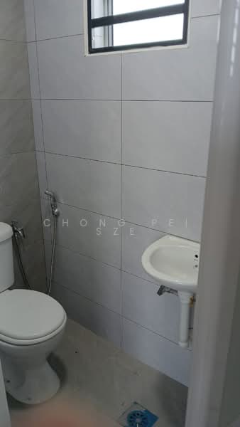Semi-Detached House for Sale in Menglembu (Perak) - Chong Pei Sze - Bathroom - PropertyGuru.com.my