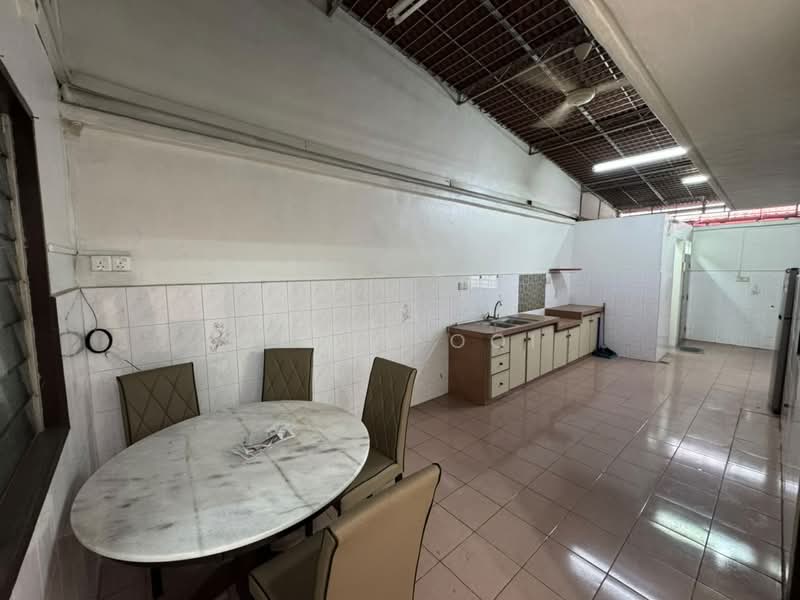 1-storey Terraced House for Sale in Taman Gelugor (Jelutong) - Chris Ooi - Kitchen - PropertyGuru.com.my